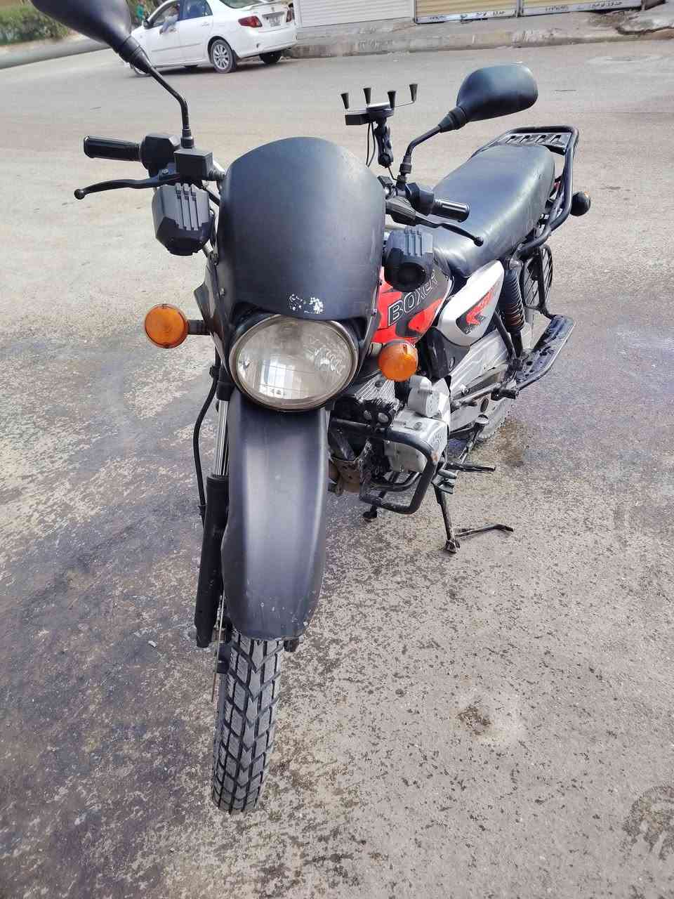 السلام عليكم دراجة بوكسر موديل 2020نضافة واضحة بصور و محرك مبدل مال هاركس مكاني شهربان سعرها 550 وبيها مجال اتصال  وتساب ***********
