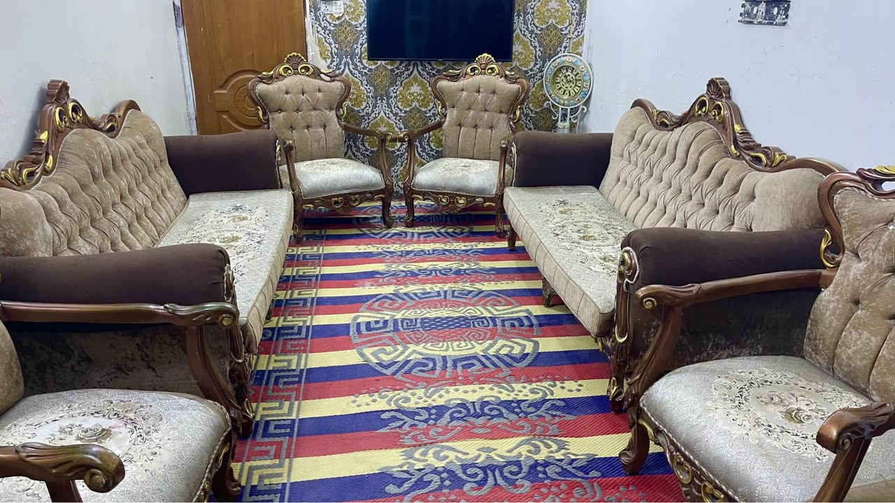 تخم  تركي ملكي 10 مقاعد نضيف بدون اضرار مشتري ب مليونين وربع ورايدي ب 525 نهايته
*********** بغداد, العراق

