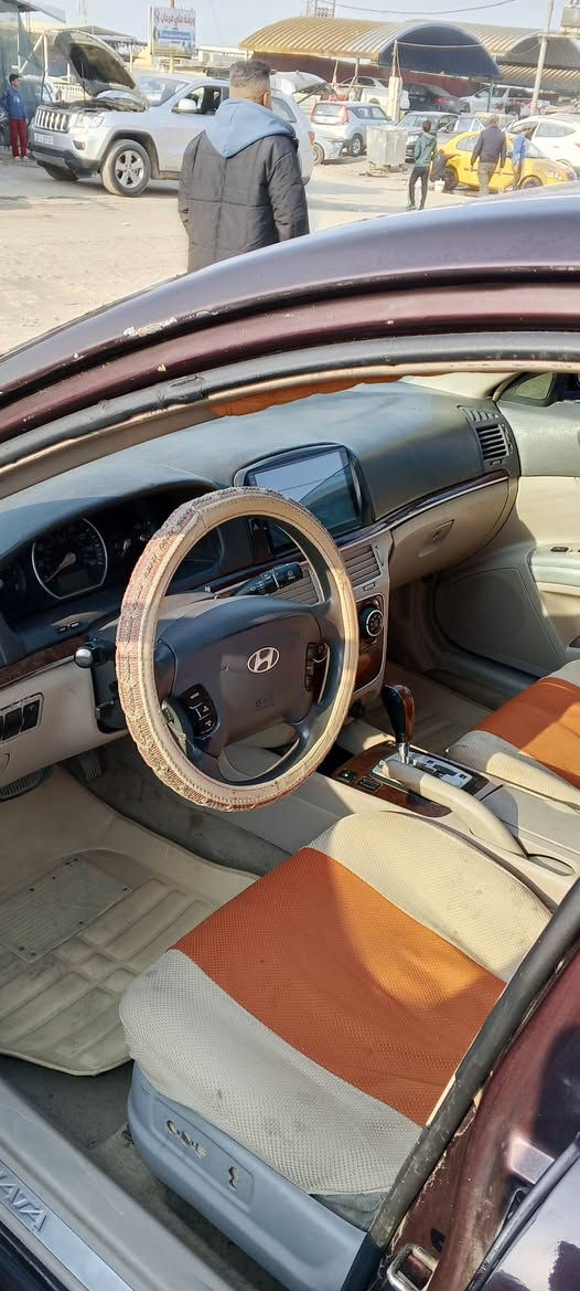 سياره سوناتا2006 محرك 6سلندر وارد امريكي ضربته جاملغات الخلفيه بدون دواخل يعني الحوض مابي اي شي والجاملغ الأيمن بدون دواخل بأسمي السياره مصبوغه عام محرك بي بخار السعر 80  وبيه مجال العنوان كربلاء ***********
