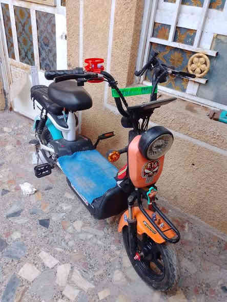 سلام عليكم دراجه شحن حجم 14 شغاله كلشي مابيه ولاداخله تصليح نضيفه ١٠٠/١٠٠ تجي تفحص كدامك بطاريات 4
سعر 250 وبي مجال الطيبين
الاستفسار 
***********
وتساب أو مخابره
