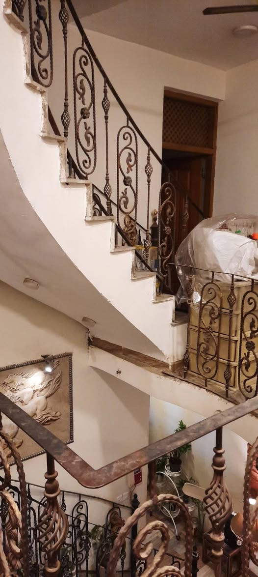 بيت للبيع
الاسريدات الجديدة المربع الاول قرب اسواق عباس
ثاني بيت بالفرع الرئيسي
١٠٠م واقع حال١٢٠م
واجهة ٥ نزال ٢٠
الاستفسار رقم***********
