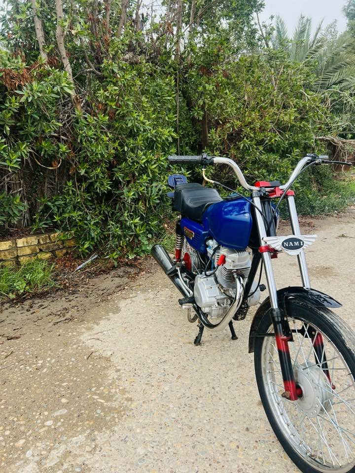 للبيع بدون اوراق 
المكينه مفتوحه ما ناقصها شي 
العنوان ميسان عله طريق المجر قرب مطعم طواحين الهوى 
السعر 450 وبيها مجال قليل 
للستفسار *********** واتساب
