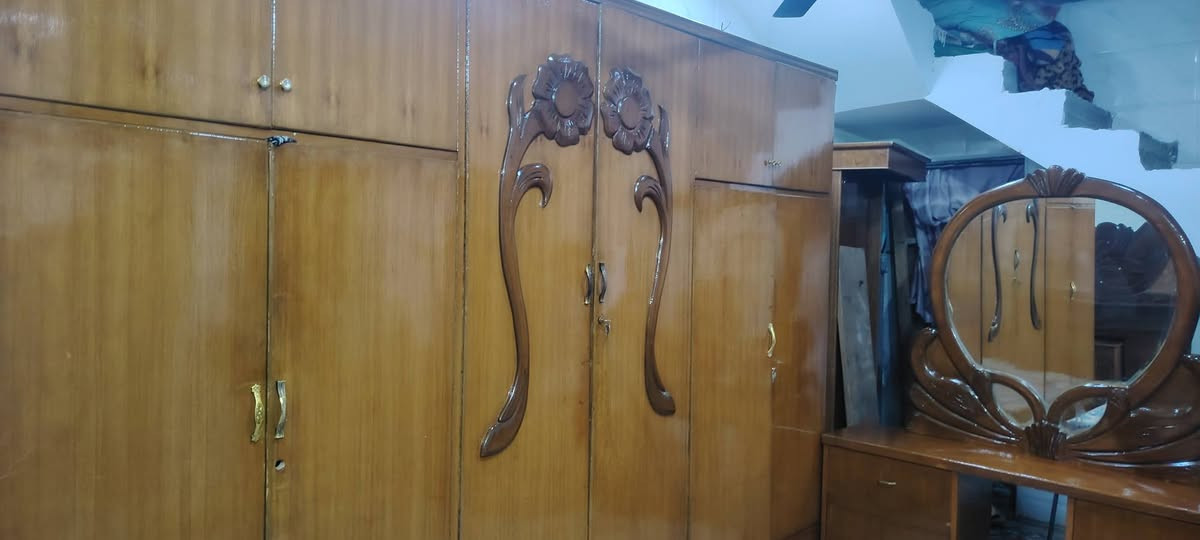 غرفه صاج عراقي نضيفه ٦ابواب ملحق السعر 450 الف المكان الحسينيه الراشديه بغداد بوجد توصيل بل اجره التواصل على الرقم ***********
