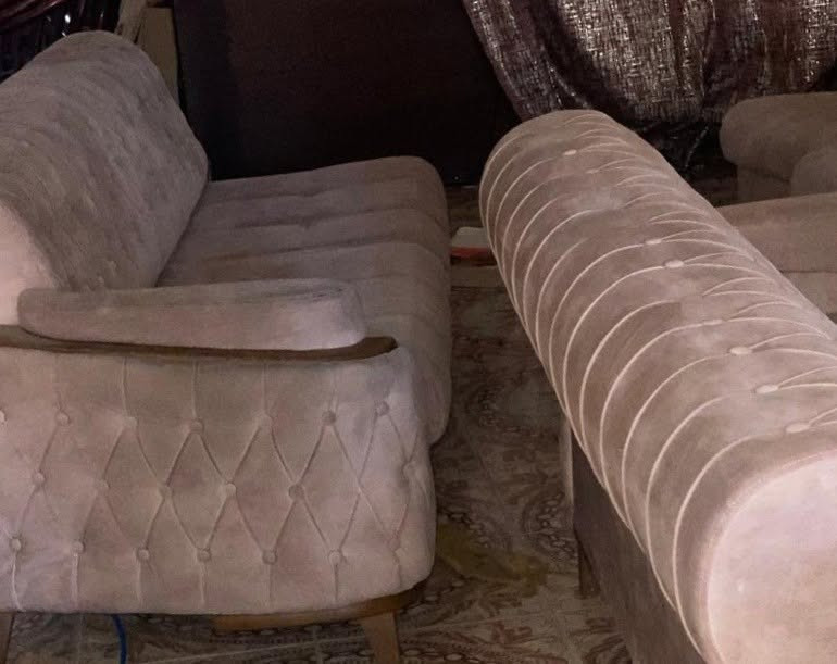 @إشارة 
السلام عليكم 
للبيع ديوان تركي 10 مقاعد 
نضيف جدآ ب 600 بي مجال 
مكان المحمودية حي بدر 
***********
@إشارة

