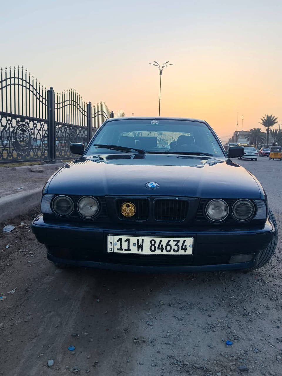 السلام عليكم للبيع 
BMW 525i  مكفولة من الضربة. 
موديل  1991
مكينه مسكر 25 جديدة كير مكفول 
صدر امامي خلفي نضيف 
فتحة سقف بانوراما 
جام كهرباء، كهربائيات كلها شغالة. 
لايت العالي زنون عالي جداً..  
رقم بغداد الدولي مشروع وطني باسمي.  
السعر 57 
***********
