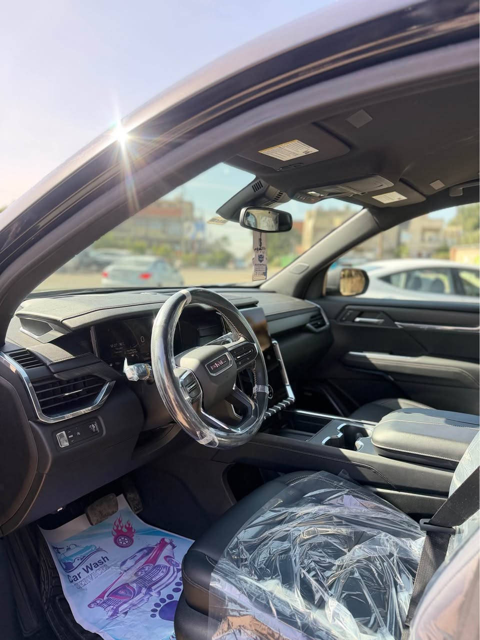 GMC اكاديا 2024 رقم اربيل بااسمي 
فول مواصفات عدا البنوراما 
ماشيه ٣٨ الف 
فقط صبغ صندوك بدون دواخل بدون ايرباك 
تحويل مباشر 
مواصفات هواي بيها خمس كامرات رادرات امامي خلفي 
شاشتين 
سبعه راكب 
صندوك كهرباء 
السعر 345 وبيها مجال 
مكان السياره بغداد العامريه 
*********** بغداد, العراق
