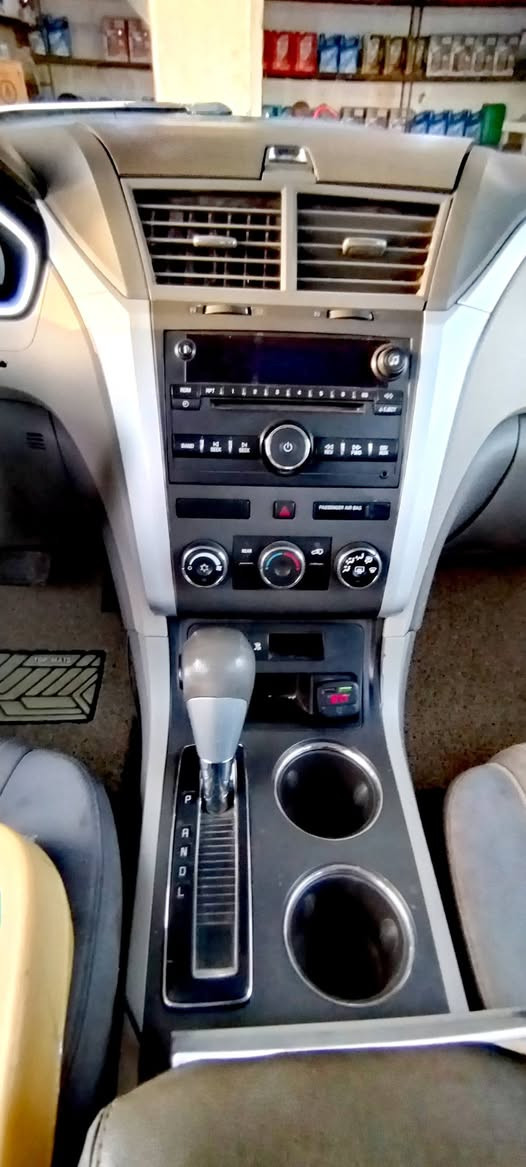 للبيع شوفرليت ترافرس ٢٠٠٩ كلين رقم سليمانيه بأسمي ماشيه ١٥١ ألف محرك ٦سلندر ٣٦٠٠
٧ راكب ٣قطع تبريد السعر ٨٩ ورقه $ مكان السياره ديالى بعقوبه الاتصال على الرقم ***********
