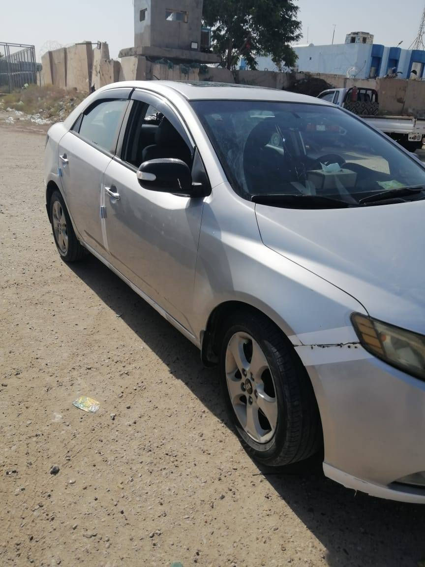 للبيع ب80 وبيه مجال بسيط جدا. 
سيراتو 2010 وارد خليجي رقم بغداد دولي باسمي
ضررها موضح بالسونار. كير محرك مكفول ،تدفئة تبريد شغال. مكان السيارة فلوجة. للاستفسار الاتصال على الرقم ***********.
أو التواصل على الخاص.
