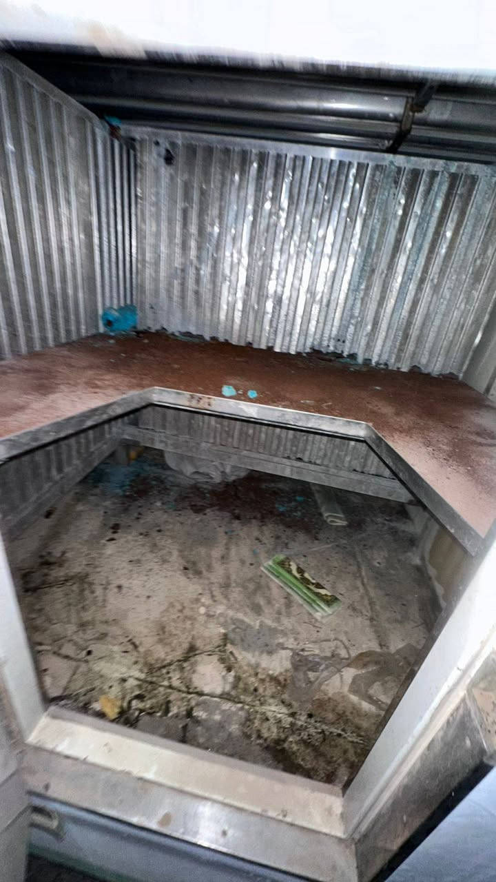 السلام عليكم براد ألواح للبيع 
***********
