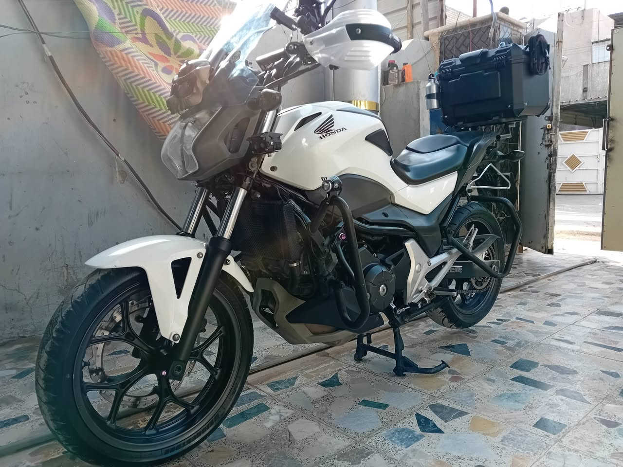 السلام عليكم دراجه موديل 2014 انسي 700 للبيع دراجه جديده بدون رقم  مكاني بغداد السعر 24 ***********
