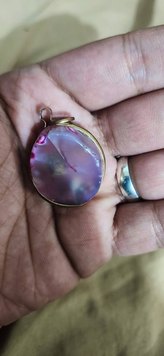 من القطع المميزة 
عقيق دموي 
تفاصيل دقيقة 
ايطآر نحآسي دقيق 
السعر 15 الف فقط


**إذا كنت صاحب هذا الإعلان وتريد حذفه لأي سبب، رجاءا أرسل رسالة إلى الدعم الفني**