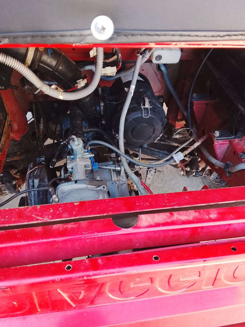 بياجو البيع موديل ٢٠١٨ ما بيها اي شي بس قطرات قليل كلش تنزل دهن فقط كل شي يشتغل تدعيلي ليل نهار عليها سعرها ١٨٠٠ بيها مجال جيه بس رقم ***********
