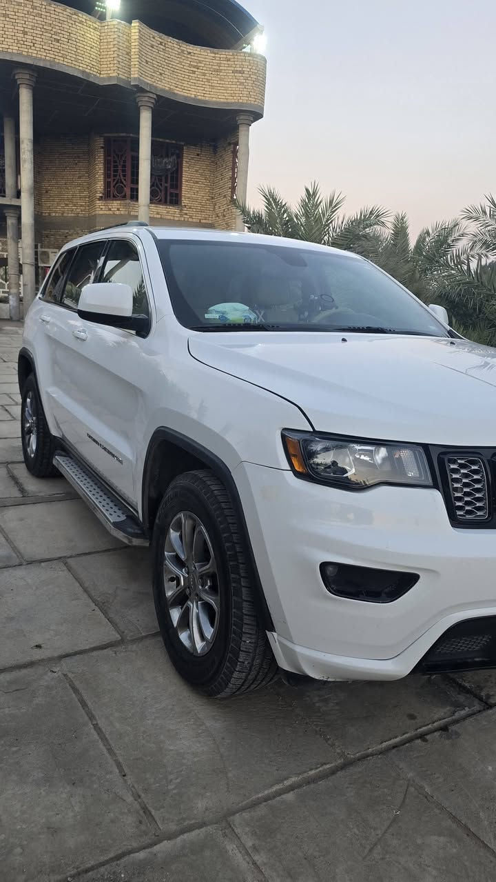 السلام عليكم
اخوان عندي جيب لاريدو موديل ٢٠١٦ وارد حادثها خفيف جاملغ تبديل وربع البنيد صبغ بدون دواخل بدون ايرباك بسمي اريد اراوسها بسوناته لأن محتاج فرق السياره بأسمي رقم ذيقار سعرها ٢٠٦ ورقه 

رقمي *********** بيه وتساب
مكان السياره /البصره القرنه
