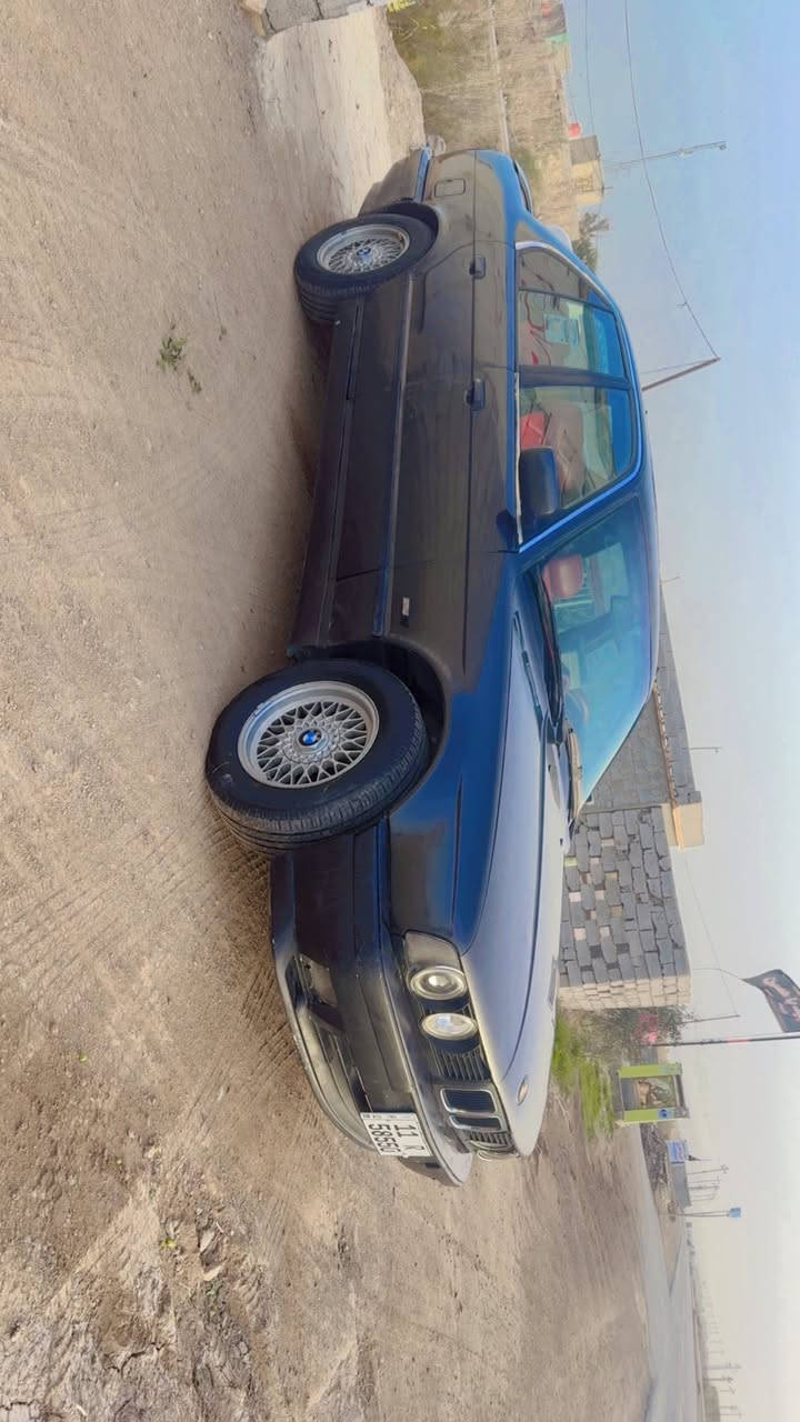 بي ام 1990 رقم بغداد مكينه 3500مفتوح رقم بغداد باسمي السياره السعر 55
***********
