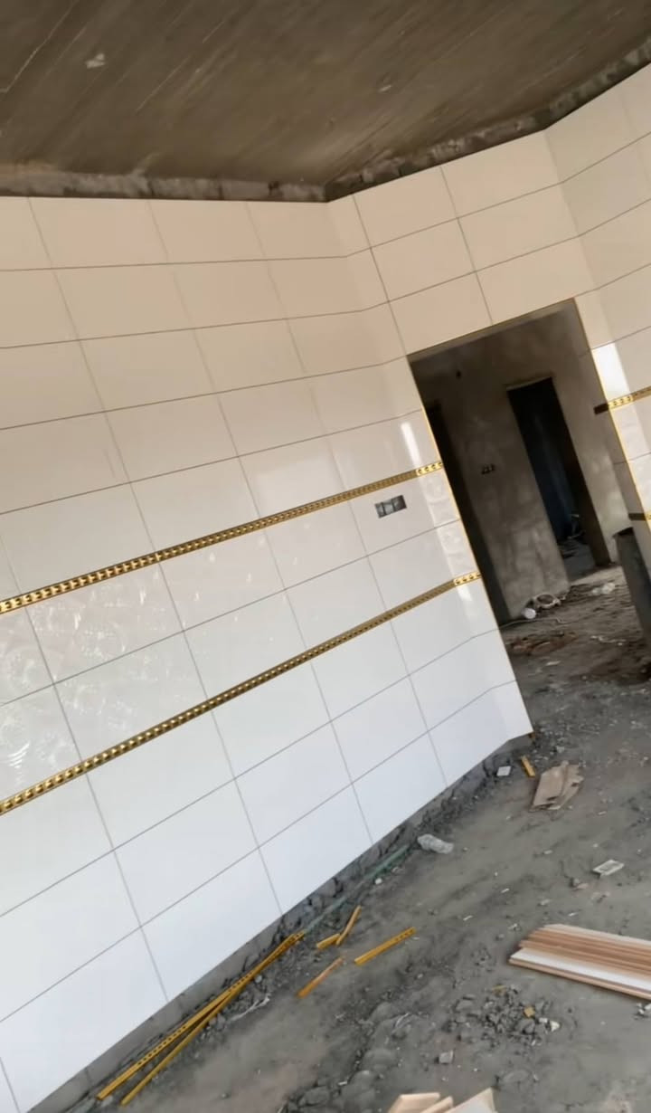 السلام عليكم خلفه سيراميك بخبرة طويلة في تنفيذ جميع الأعمال:
✔️ أرضيات
✔️ جدران
✔️ مطابخ
✔️ حمامات
شغل مرتب ودقة بالمواعيد وأسعار مناسبة 💯
للتواصل اتصال 📲   ***********
