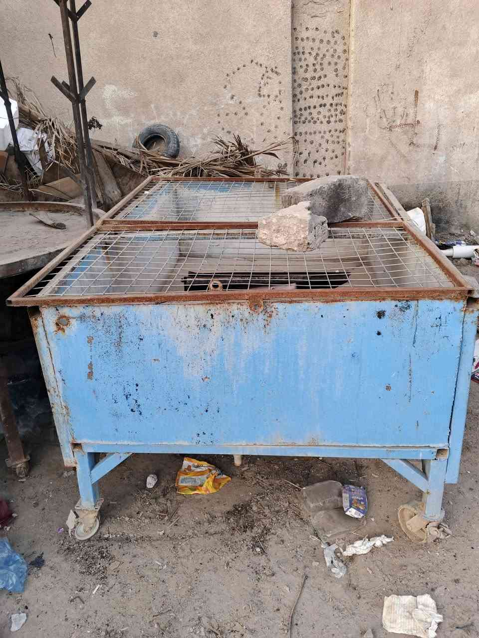 شوايه دجاج حطب وغاز
حوض سمج وشوايه سمج ويها 15 طباكه 
***********
