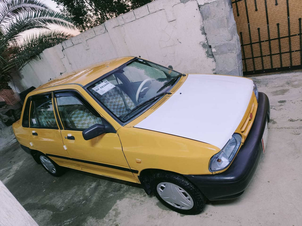 السلام عليكم سايبه 2012 مكينه وكير كفاله مصفره هيئه وغرامات حداديه وتخم تاير جديده شواصي كفاله السياره مابيها ضربه السعر 28 مكاني الحر السواده ***********
