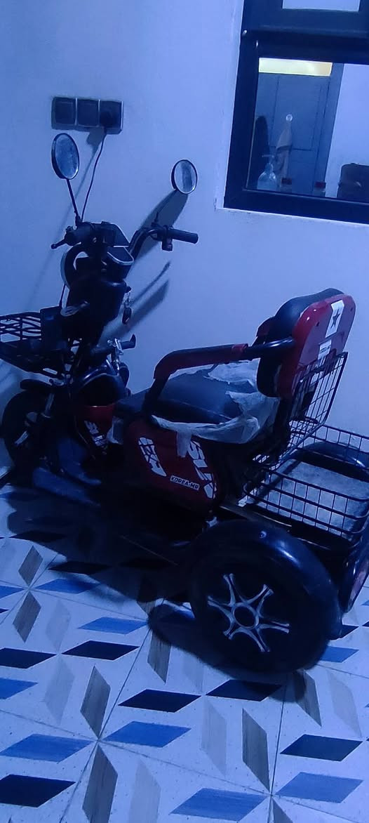 السلام عليكم درجه كهربائية للبيع نضاقه ميه بل ميه استخدم كلش قليل لل تئكد من لاستخدم اوصل منشور العنوان نادر الثانيه لل اتصال ولاستفسار ***********
