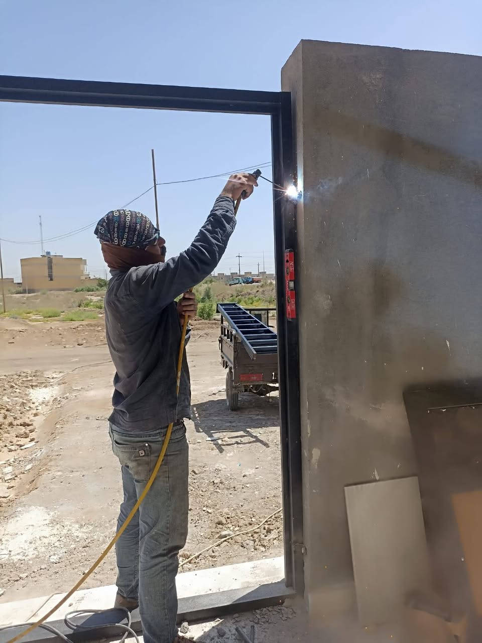 حداده عامه ابواب شبابيك كتائب محجر كرفان سندويش
حديد عراقي ثقيل اسعار مناسبه 
***********
