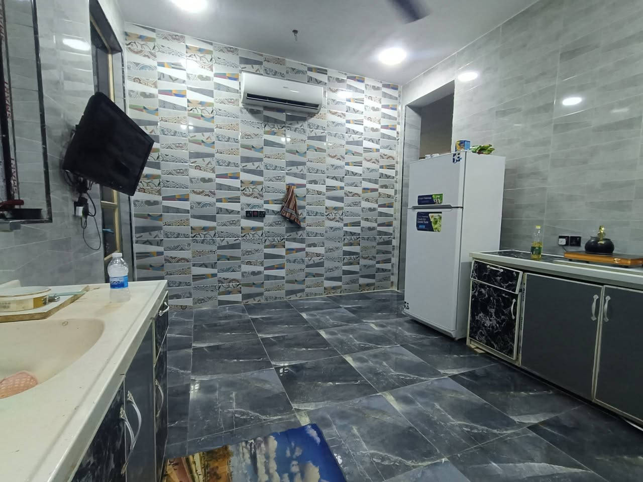 دار للبيع المساحة 210
طريق ابو الجاسم حي المهندسين 
للاستفسار اكثر الاتصال على الرقم
***********
