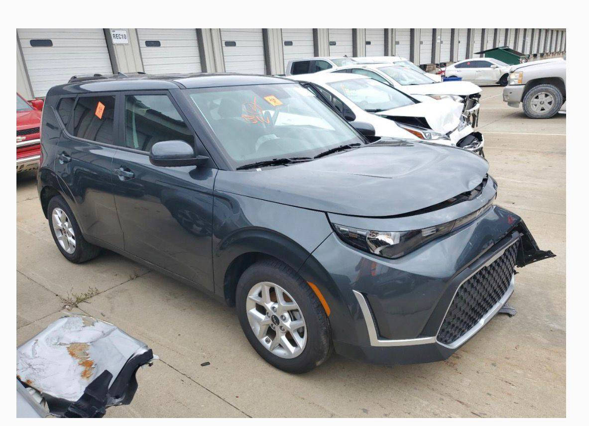 صول ٢٥ ماشيه ١٥ مايل بدون رقم السعر ١٢٥ قفل مصلحه كامل بيه تبديل ٣ قطع  بلادي بدون صبغ فقط 
شبر بالبنيد  واتساب ***********
