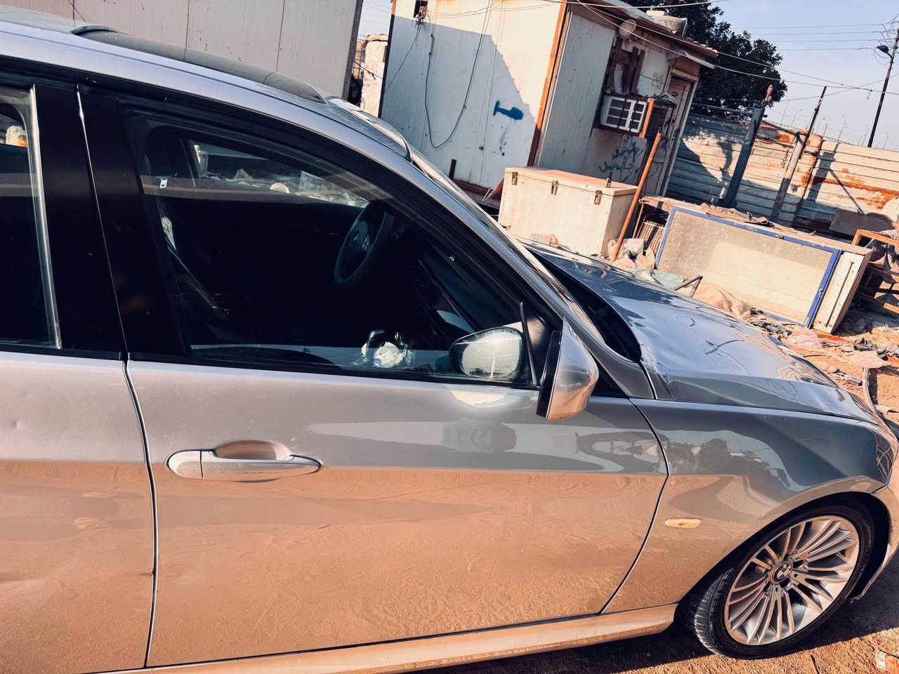 للبيع اومراوس E90 
2009 محدثة 2011 
‏V6 مسكر n52 
نوزل قصير 
فتحة سقف 
ماشية
كشن كهرابا تكمات فول مواصفات بصمتين
وارد امريكي  ضربتها جاملغ السائق لباقي كفاله من صبق وضربه 
شادلها
تايرات اثنين
واتربم
راديتر
فيتبم ومصفى
هيدلايت الامامي جديد

فالفوترونيك
تخم بلكات
تخم مجاول
اكسل
مشط ستيرن
دبة ماي
ولف حماوة
جاينات الماي كلها بدلتها
دسكات
حساسات ABS
ضاغطة قايش
باتري جديد
لايت زنون
لاجكتور زنون
سعر 77بيع مستعجل شراي يتصل
***********بصره كرمة علي البصرة, العراق
