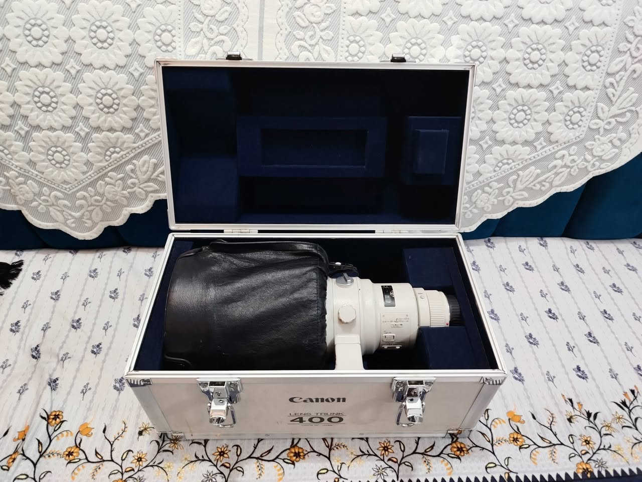 عدسة كانون
400 F. 2.8
سعر 32 بيه مجال
***********
