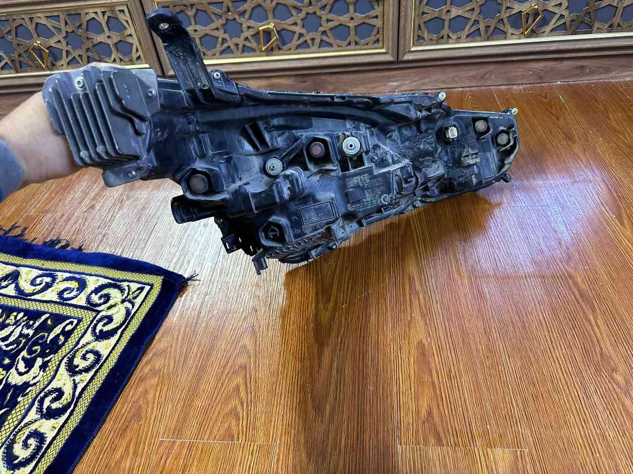 السلام عليكم مازده بريوس مال فول اصليه فتحتها من سيارتي اللد واكف باقي شغال وتاير مال بريوس قياس 19/50/195 مكاني بغداد  ***********

