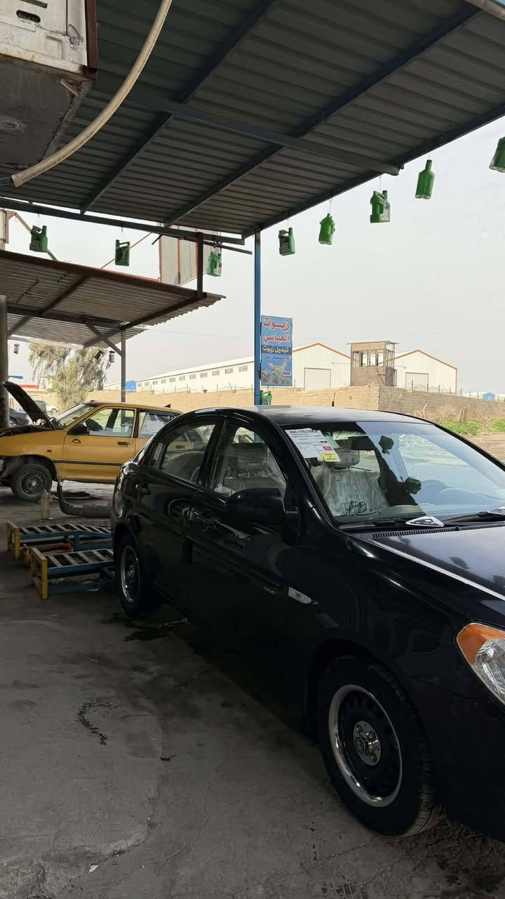 1سياره اكسنت دبدوب
2لون سوداء موديل 2008
3بل ظرر صبغ بوند ربع باب النفر فقط الباقي شرط
4محرك 16 شرط مامفتوح كير شرط 
5طخم تاير صدر امامي خلفي كلها جديد شرط 
6سياره فوك توماتيك فول كهرب حته مرايه كهرب 
7 سياره رقمها سليمانيه دولي بسمي اني الشرعي كاربون بيها 
8سياره جديده لك ماتصرف ربع عليه 
9 سياره مال جناي مال بيت متوازي عليه 
10 السعر 80 ورقه ماشراي لاتعبني 
***********
***********
