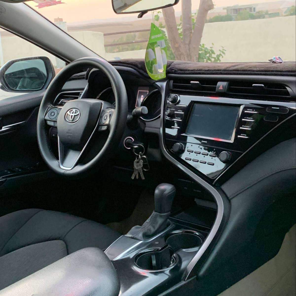 تۆیۆتا کامری 2020 مواسەفات LEئەمریکی 
سەیارەکە بێ بۆیاخە  
ته نها دوو سئ جێی سارده
چوار تایەی لۆکی لە ژێرە  
110  هەزار مایل رۆشتوە
ڕه قم شانسيشم و سؤنه ريم داناوه 
سەنەوی هەتا ۲٠۲۷ تازەیە
ناونيشان --چه مچه مال

سـعـر : لە کۆمێنت داوابکە ڕاستەوخۆ بۆت دێت 📥 

گێر و مەکینە و ئێرباگی بەشەرت 
هیچ کێشەیەکی تێدا نییە 

ژمارەی خاوەنەکەی 
***********
whats app
