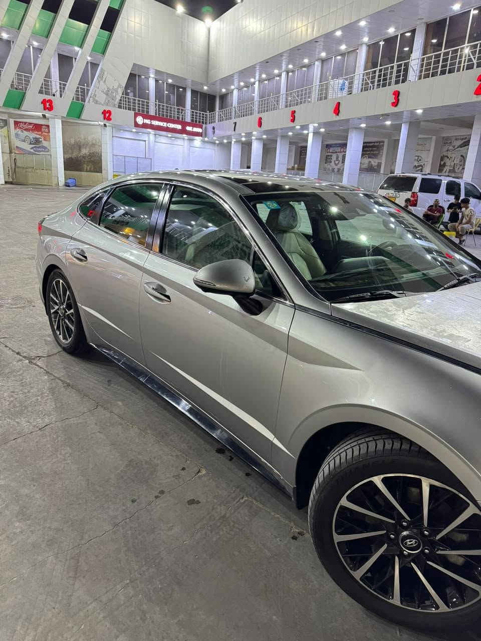 سوناتا مديل 2021لمتد  فول مواصفات وارد امريكي حادثها غرق بسيط السيارة كفاله عامة ماشية 63الف بيها طخه خفيفة بخشم الشاصي السيارة معوقين العنوان بصرة الرقم ***********
