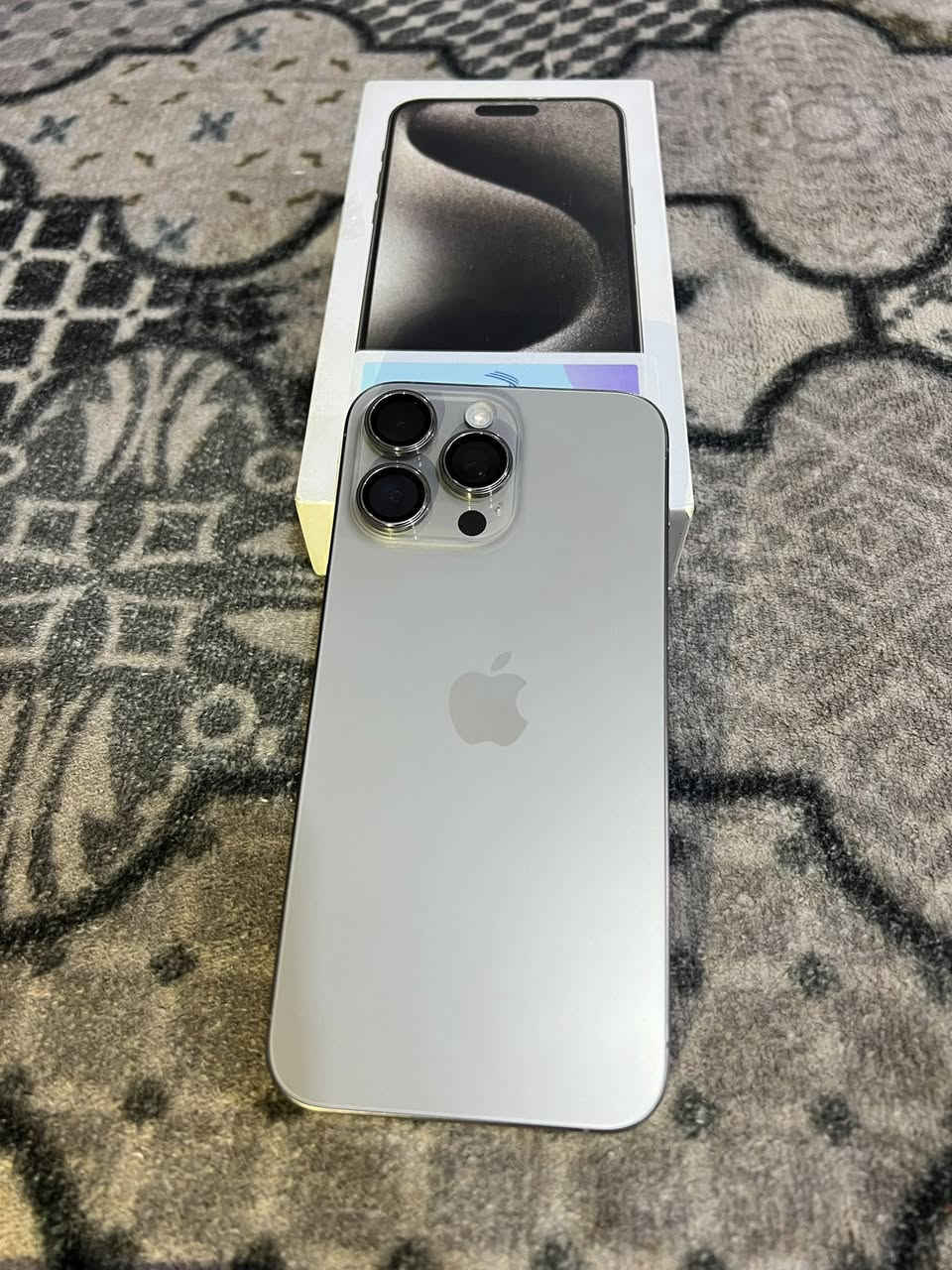 آيفون 15برو ماكس شرق اوسط
ذاكرة 256
بطارية 86
جهاز نضيف كلش ماستر كوالتي كما موضح بالصور 
مليون و50وبيه مجال بسيط 
للاستفسار ***********
