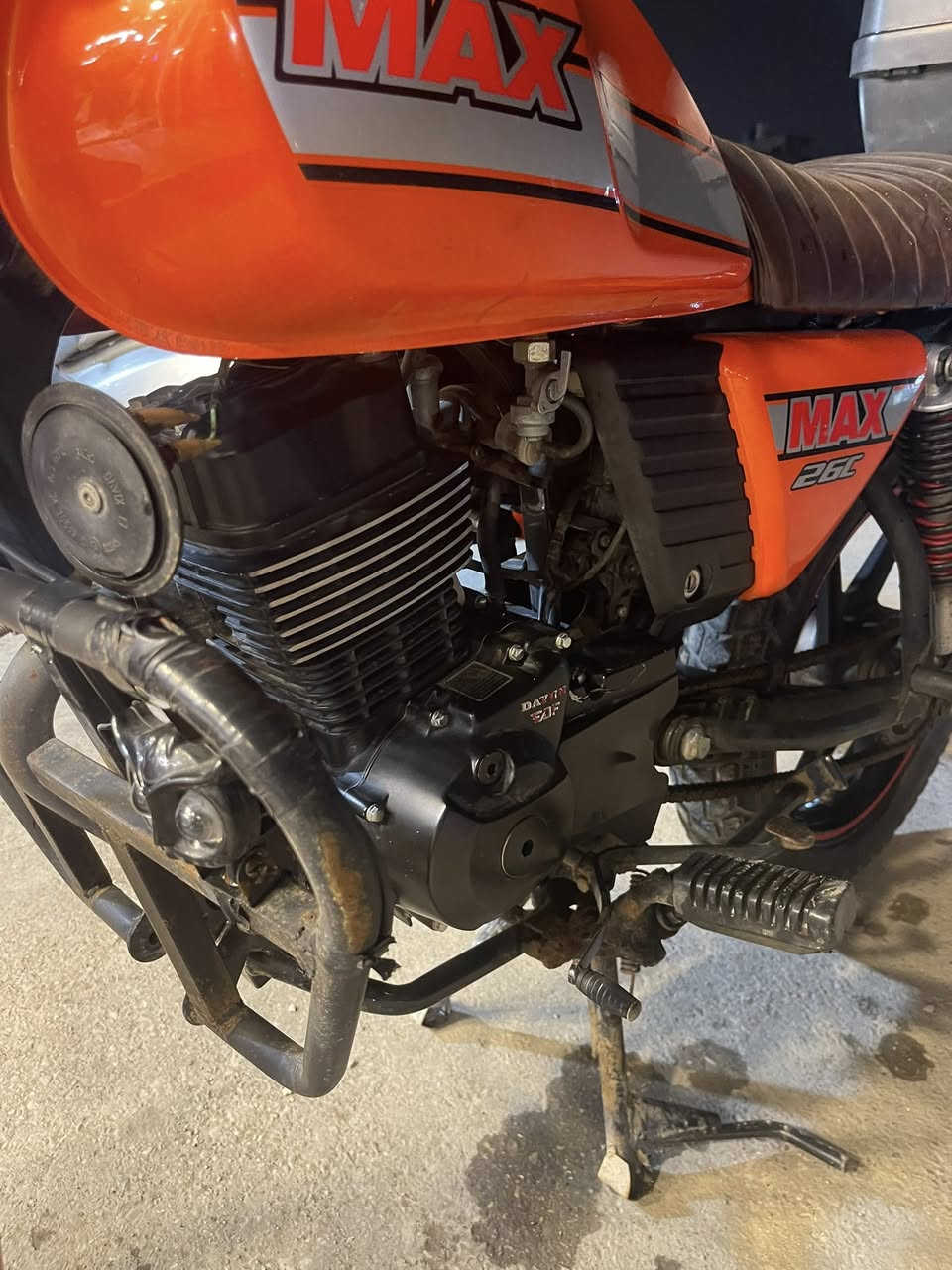 السلام عليكم دراجه دايوان للبيع مديل 23كفاله عامه برغي ما مبدل بيها دراجه رقم وسنويه فقط استلام لوحات تستلم وتحول تحويل ثاني يوم دراجه جاهزه من كلشي مابيها نقص برغي الشراي يتصل السعر 1950وبيها مجال قليل كلش الي حاب والشراي يتصل خاص مغلق ***********
