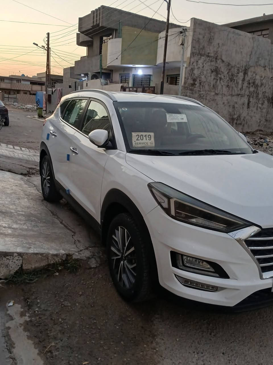 سلام عليكم 
توسان 2019كوري
رقم بغداد انكليزي بسمي 
فول مواصفات من عدا البنرومه 
الماشية 71الف 
المكان بغداد المدائن 
سونار مرافق بل المنشور 
***********
