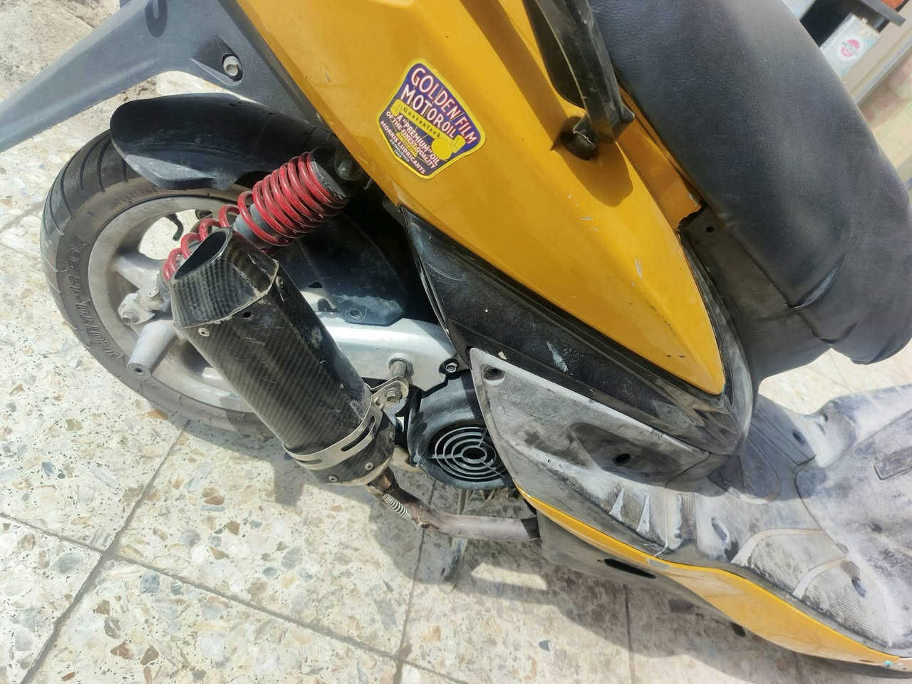 عليكم سكنس فحل نوزل خطين كهربائيات شغاله صالنصه كاربون فايبر قطعتين كلج خلفي رياضي اصلي لايت زنون ابو المروحه مكينه مامفتوحه سعر 650قفل مكاني بغداد حي اور رقمي ***********
