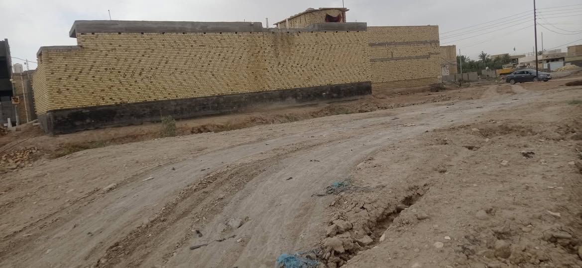 قطعه طابو صرف باسمي الجزيره الاولى  بنص البيوت مسكونه ماء وكهرباء قريبا سوف تشمل بالمجاري والبنى التحتية مدفونه جاهزه للبناء  رقمه ٣٤١٨ بيع مستعجل لظروف خارجه عن الاراده رقم التلفون ***********
