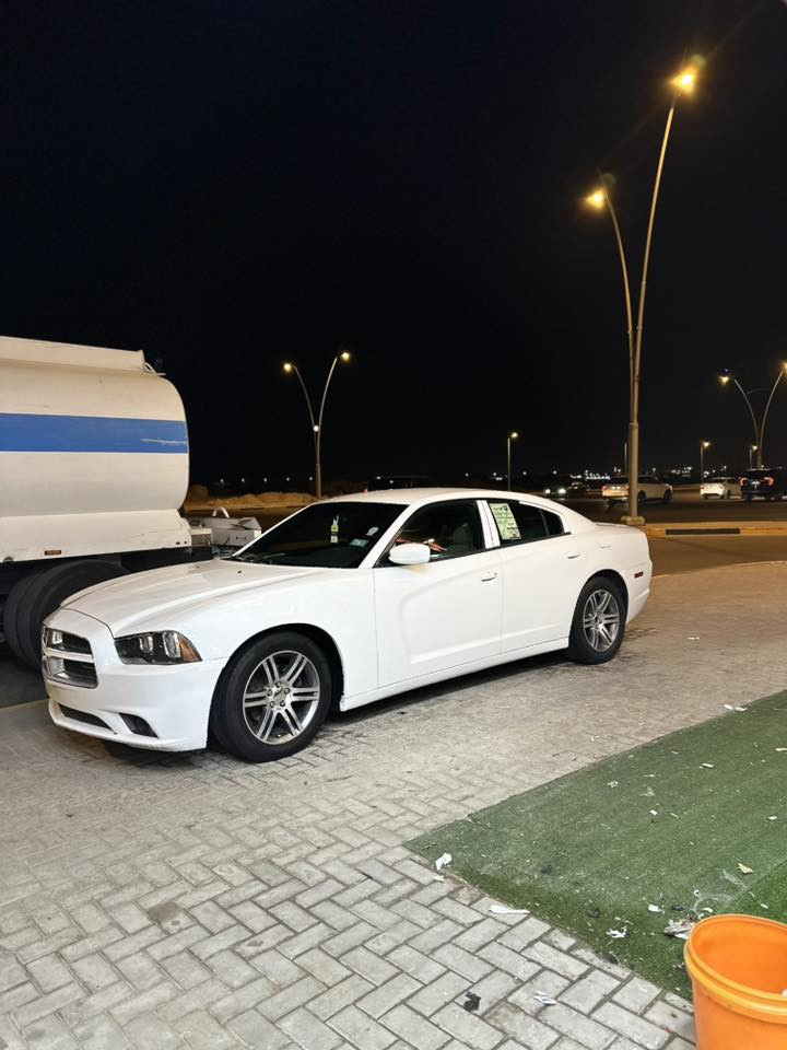 سلام عليكم جارجر البيع 2012 كفاله من كص ومن فتح ومن البارد بيهـه مكانات صبغ مكان سياره بصره ***********
