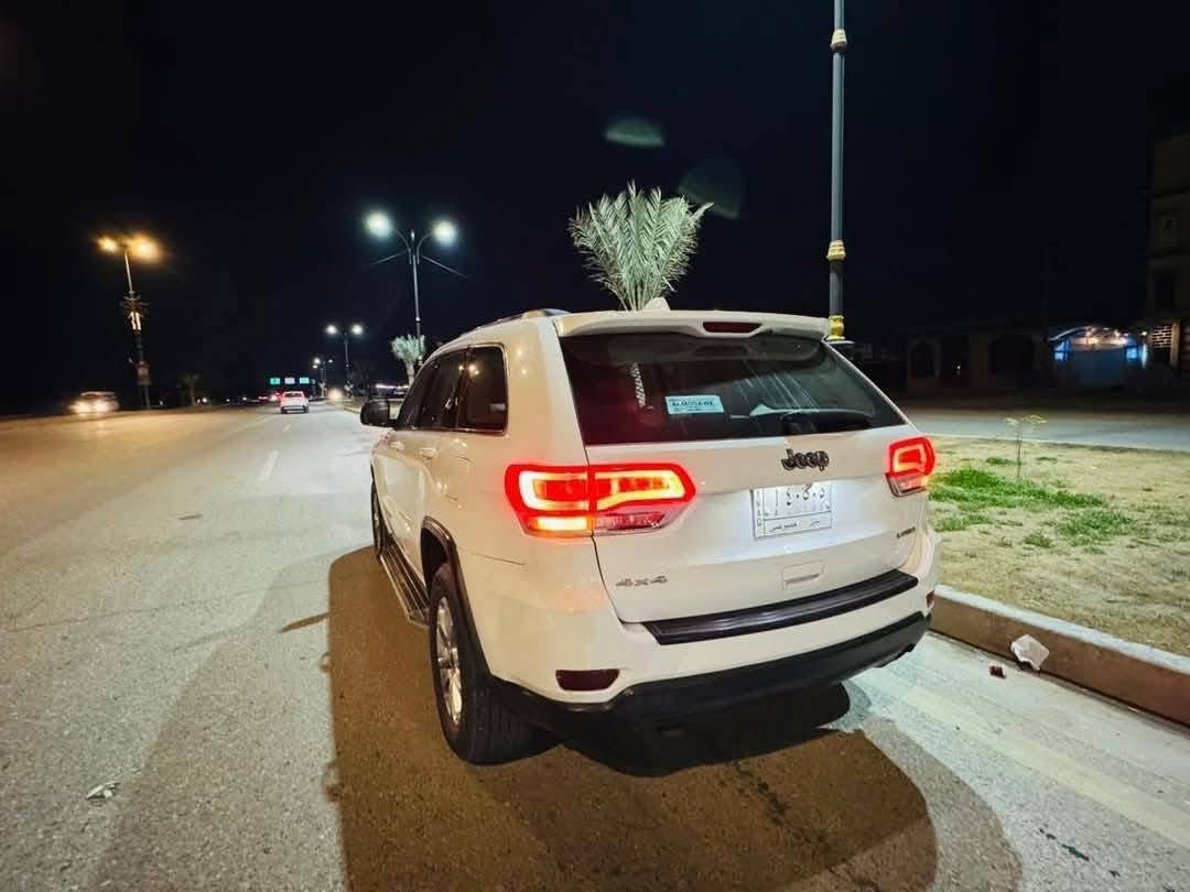 جيب لاريدو  موديل 2014 ( خـليـجـي )
لون ابيض فول موصفات 1/1 فورويل  
رقم صاحب سيارة ***********
السعر ١٩٠ 
بيع او مراوس 

خليجي2014  4x4 
فول موصفات 1/1 
حجم المحرك : 6سلندر 3600  
ماوس وضعيات قياده الفور ويل 
* سلايت
بصمه دخول ذكي 
*شاشه بلادي صغيرة
*كشنات الاماميه كهربائي  
*ويل حجم  18
هوك امامي خلفي
*شفتات ستيرن 
* كاميرا خلفية 
* سستم صوت ٩ سماعات  
* اشارات مرايا 
*سيدي 
*كير طيارة 8 نمر 
* تحكمات ستيرن فول
صدر جديد امامي خلفي 
السياره جديده 
مكان السياره الصويرة 
رقم صاحب سيارة ***********
السعر ١٩٠
