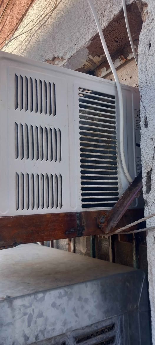 مكيف طن واحد مستخدم قليل جديد كلش السعر 250 بغداد شيخ معروف  
*********** بغداد, العراق
