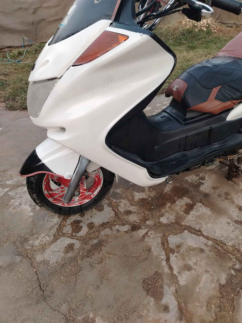 السلام عليكم دراجه ماجسته للبيع
محرك250 كهربائيّات شغاله 
مي زيتي 
حماوه ثابته
شلعه معدل 
سعر 550بيهه مجال 
كربلاء طوريج ام روايه  
***********واتساب فقط
