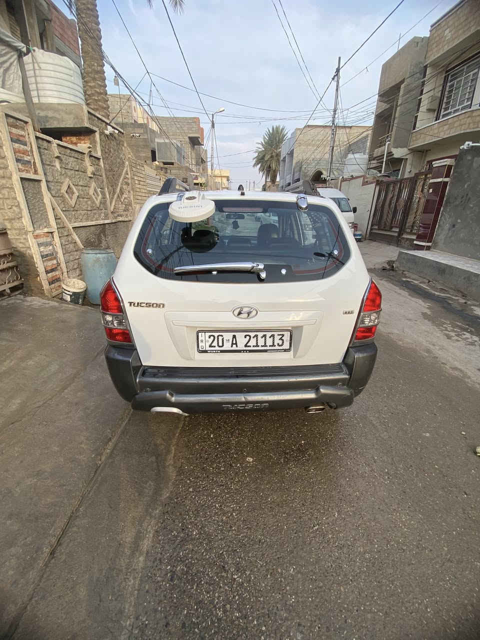 السلام عليكم  مرخصت مدير الكروب المحترم 
توسان 2009 لون ابيضّ رقم ديالى لوحات انكليزي باسمي شخصيآ سنويه لل٢٨ هزه جديده السياره كفاله عامه من الصبغ والتبديل والضربه سياره جديده عل وضع الشركه مكينه كير كله بلاد وسونار مرفق مع الصور مواصفات اعلى فئه بموديله السعر ١٢٧ وبيه مجال للطيبين 

ملاحضه ممشه السياره 111الف حقيقي وين ميعجبك افحص مكان السياره ديالى بعقوبه للستفسار على الرقم ***********
