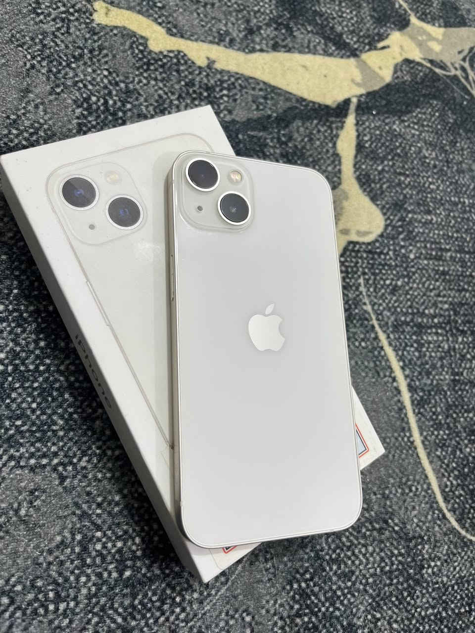 سلام عليكم ايفون 13 عادي ذاكره 128 بطاريه 92 شخط ما بي فقط ضربه خفيفه بل اطار بعده بضمانه نضافه 100 تواصل وتساب *********** السعر 480
