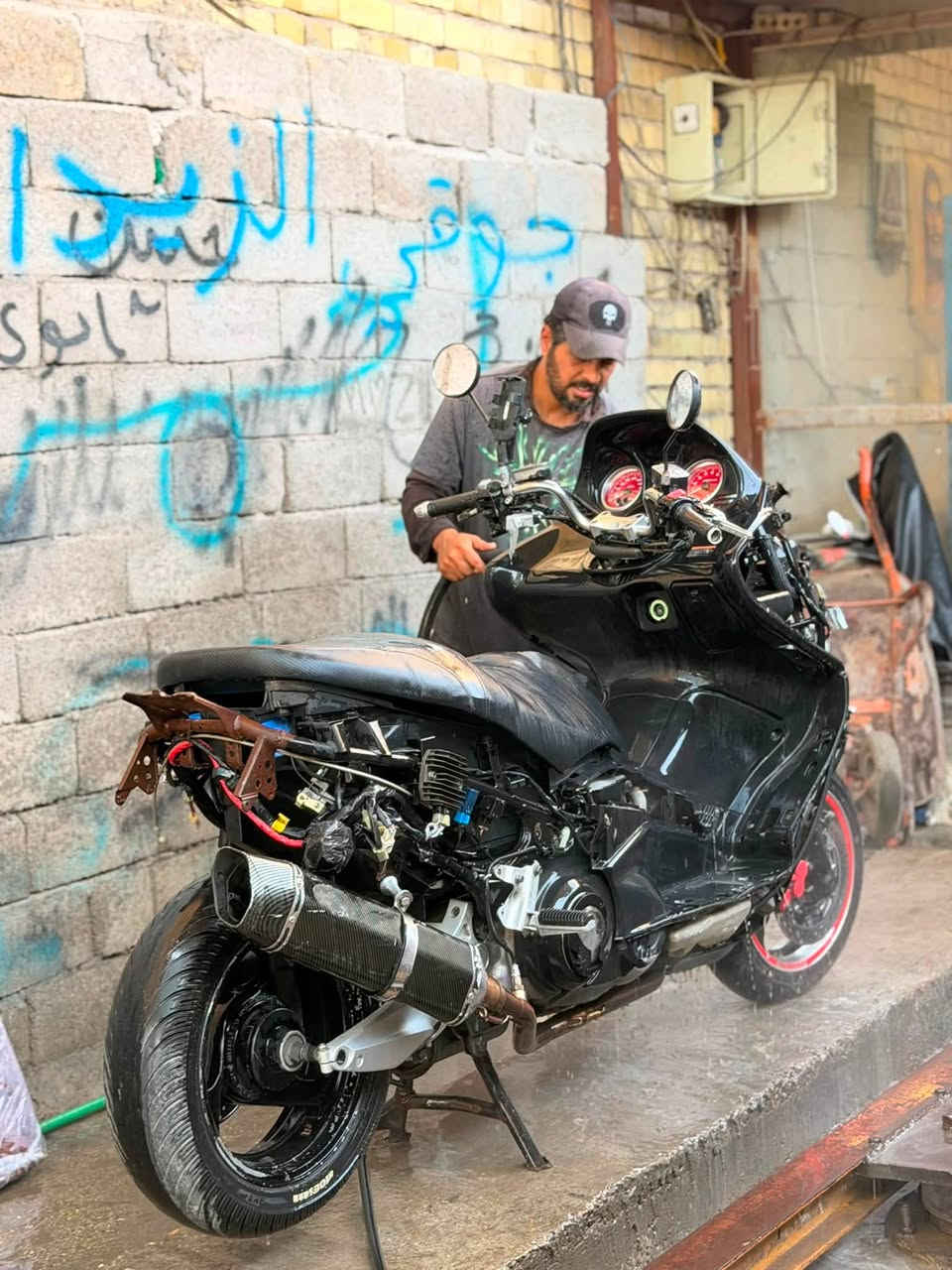 2008(رجاء الي متهم يتصل ويشلع عيوني والي غير مهتم يعبر المنشور ) 
دشبول احمر 
دراجه عليهه ادامه كامله 
فيت بم رياضي اصلي 
بلاكات اصليه
نزولات اصليه 
كفراتهه كامله نقص فقط ترايش وجاملغ امامي 
مكينه مكفوله من فتح برغي 
جيب فيتر وياك وتعال 
وبيهه كلج رياضي 
عنواني بغداد البياع 
(قفل 15$)

***********
