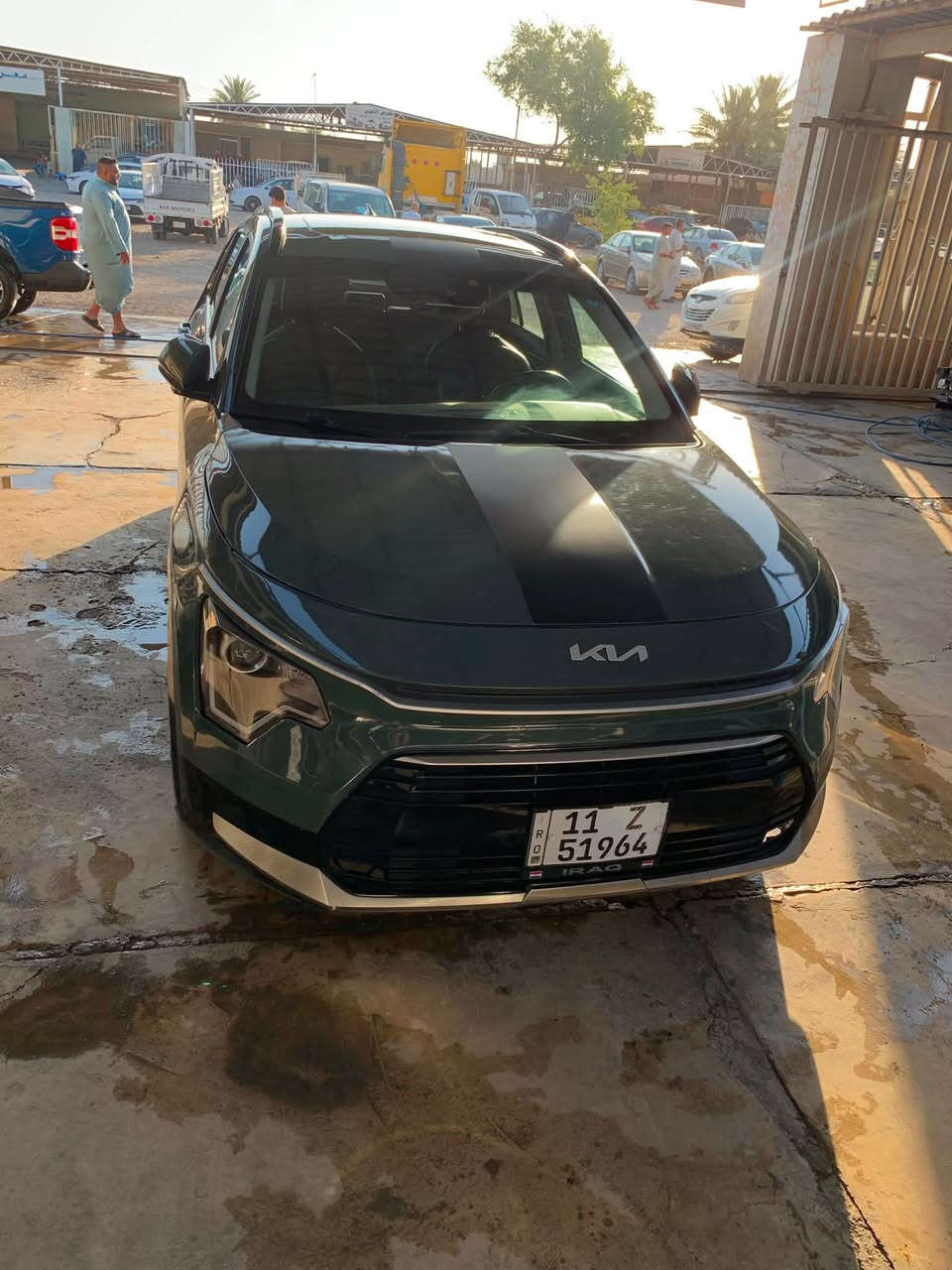 ⸻
🔥 للبيع | كيا نيرو هايبرد 2023 🔥

سيارة نظيفة جداً واستعمال شخصي، جاهزة للاستخدام وما تحتاج أي مصروف.

✅ الموديل: 2023
✅ الممشى: 30 ألف كم فقط
✅ المحرك: هايبرد (اقتصادية جداً بالوقود)
✅ القير: أوتوماتيك
✅ الدفع: أمامي

الحالة:

* ضررها بنيد فقط، بدون أي ضرر بالدواخل.
* صبغ البابين (الأمامي والخلفي من جهة السائق) بسبب شخط خفيف فقط.
* الشاصي والدواخل سليمة.

المواصفات:
✔️ شاشة وسطية كبيرة مع دعم Apple CarPlay و Android Auto
✔️ كاميرا خلفية
✔️ حساسات ركن
✔️ تشغيل بصمة (Smart Key) مع زر تشغيل
✔️ مثبت سرعة
✔️ شاشة عدادات رقمية
✔️ إنارة LED أمامية وخلفية
✔️ جنوط ألمنيوم وكالة
✔️ تحكم بالدركسون
✔️ مكيف ممتاز مع فتحات تكييف خلفية
✔️ وسائد هوائية وأنظمة أمان (ABS - ESC - مانع الانزلاق)
المكان صلاح الدين سامراء 
السعر (١٤٥) وبيها مجال 
تحويل ثاني يوم 
للاتصال***********
