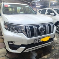 تويوتا برادو 2022 سبعينيه بحاله الزيرو  ماشيه 26 إلف كيلومتر حقيقي  مك...