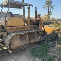 بلدوزر ٦٥للبيع جاهزه للعمل 07711938415