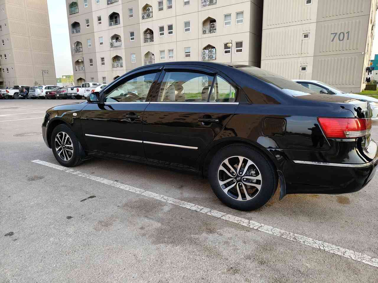 سوناتا خليجي مديل 11 محرك 2000 كله جديد صدر تخم تاير بس دهن وبانزين مابيها اشي نقص لون اسود بيه تغير لون جانت برتقالي مكفولا من كص و وحادث شرط فحص سعر 95 وبيه مجال ***********
