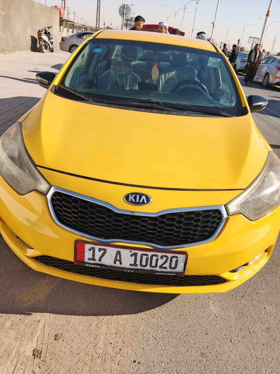 السلام عليكم للبيع كيه فورتي 14بيها باي تبديل 
بسمي سنويه جدده كير محرك تبريد كهربائيات سعرها 100وبيها مجال واذ مراوس أبيكم هم ترهم
مكاني السماوه الخضر ***********
