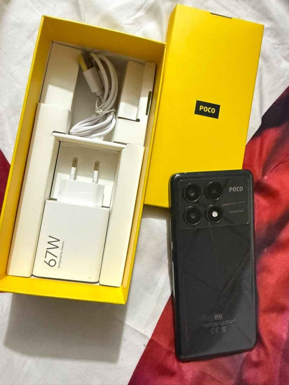 للبيع جهاز POCO X6 Pro 5G نظيف جداً (512 جيجا) + 9 كفرات هدية
التفاصيل والمواصفات:
 النوع: POCO X6 Pro 5G (العلبة الأصلية متوفرة كما في image.png).
 الذاكرة الداخلية: 512 جيجابايت.
 الرام (RAM): 12 جيجابايت + 6 جيجابايت إضافية (إجمالي 18 جيجا رام).
 المعالج: ثماني النواة (ممتاز للألعاب والاستخدام الثقيل).
حالة الجهاز والملحقات:
 الجهاز نظيف جداً وبحالة ممتازة (المواصفات واضحة في صورة الـ image_2.png).
 يأتي مع الجهاز 9 كفرات متنوعة مجاناً.
 العلبة الأصلية متوفرة.
السعر: 325 ألف دينار (قابل للتفاوض البسيط للشراي).
الموقع: بغداد / الدورة.
رقم التواصل: *********** (متواجد اتصال أو واتساب). بغداد, العراق
