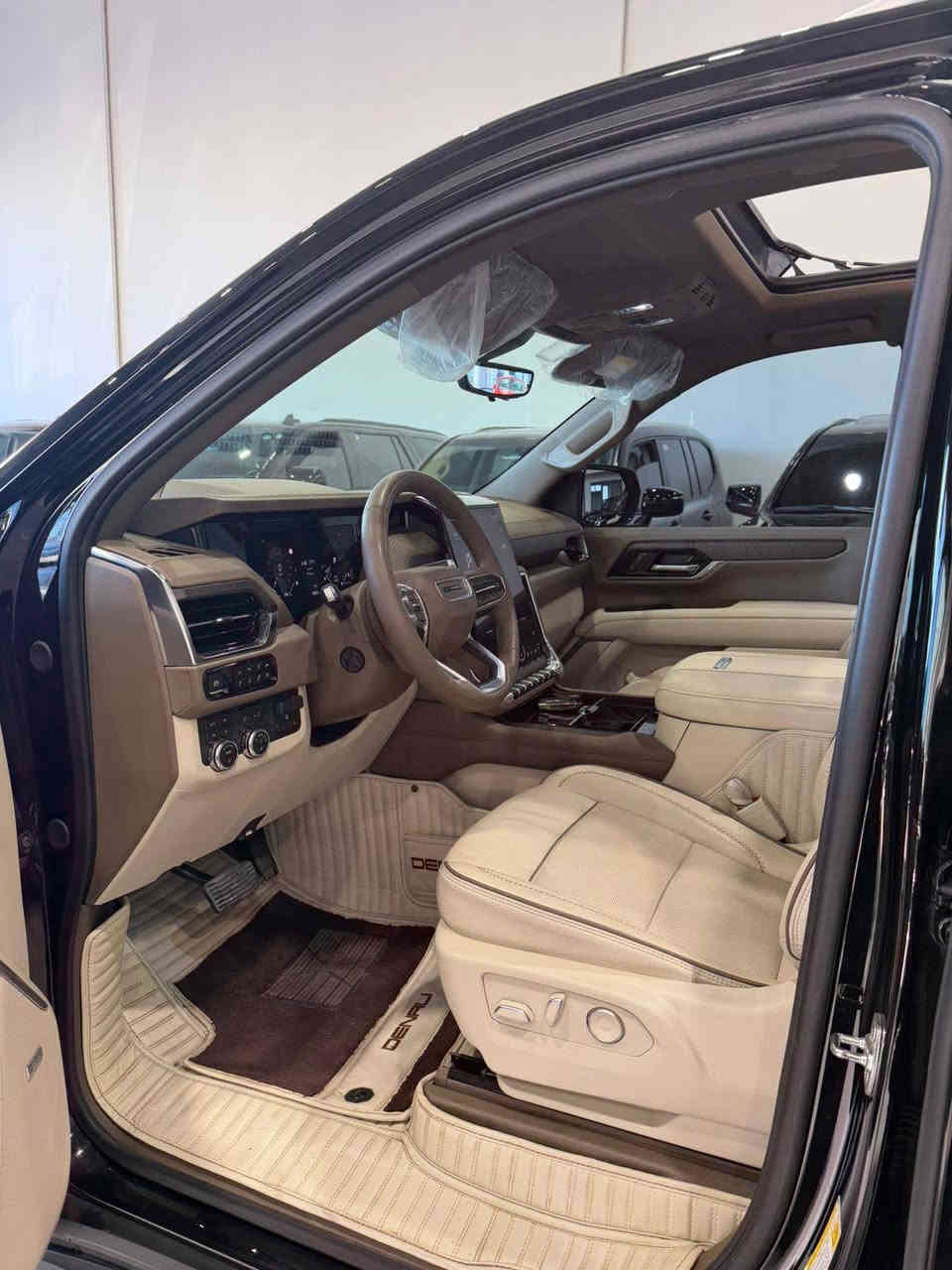 سلام عليكم ، من رخصه الادمن ،مكلف بالنشر للاستفسار الاتصال بالرقم ***********،
GMC ،دينالي ، ٢٠٢٥ ،شركة المنصور،ضمان، ماشية ،10الف كليو متر
مكفوله من الصبغ دعامية للدعامية
السياره مغلفه PPF, مع كتاب تضليل 
مكان السياره اربيل 
السعر بلاش مقارنه بمثيلاتها، :848 ورقه ،
